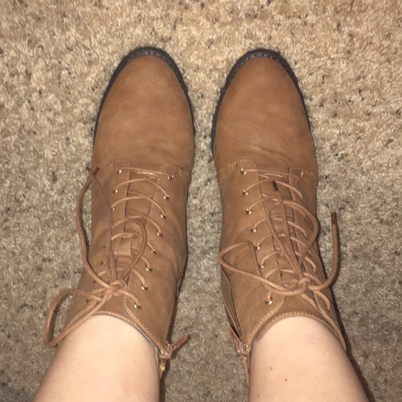 Heeled boots Only worn once - Picture 7 of 8